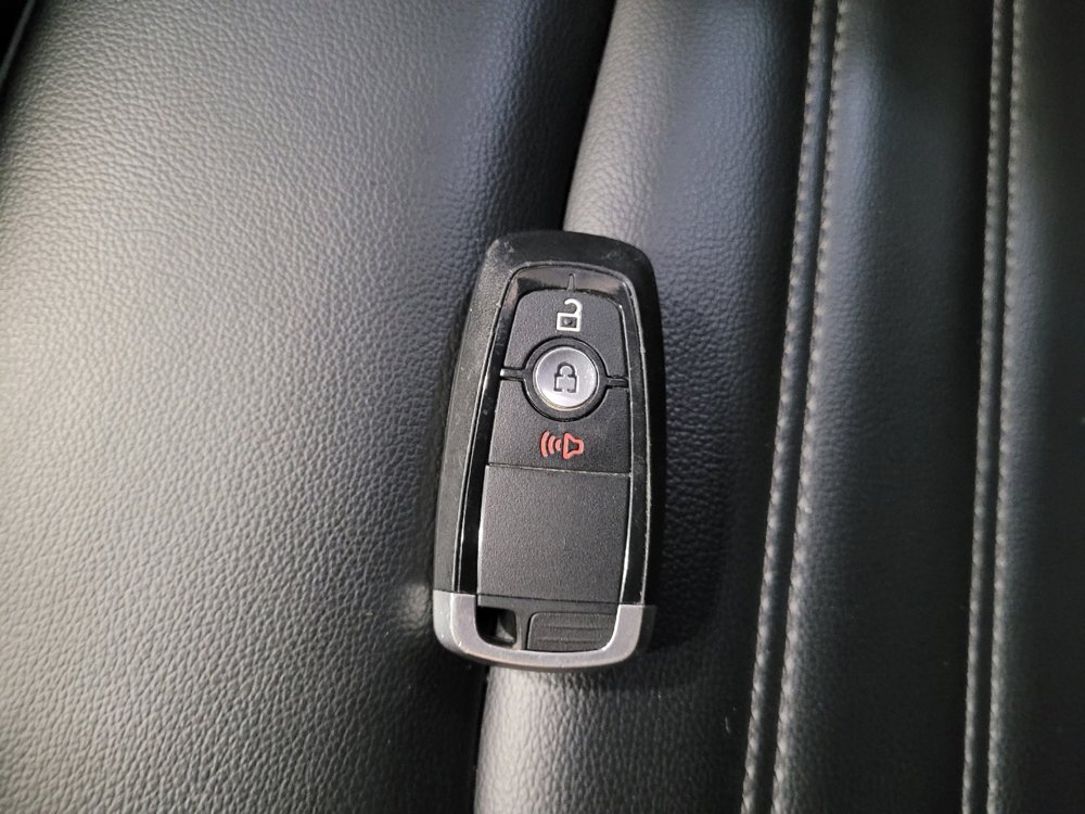 Used 2024 Ford Edge SEL image 32