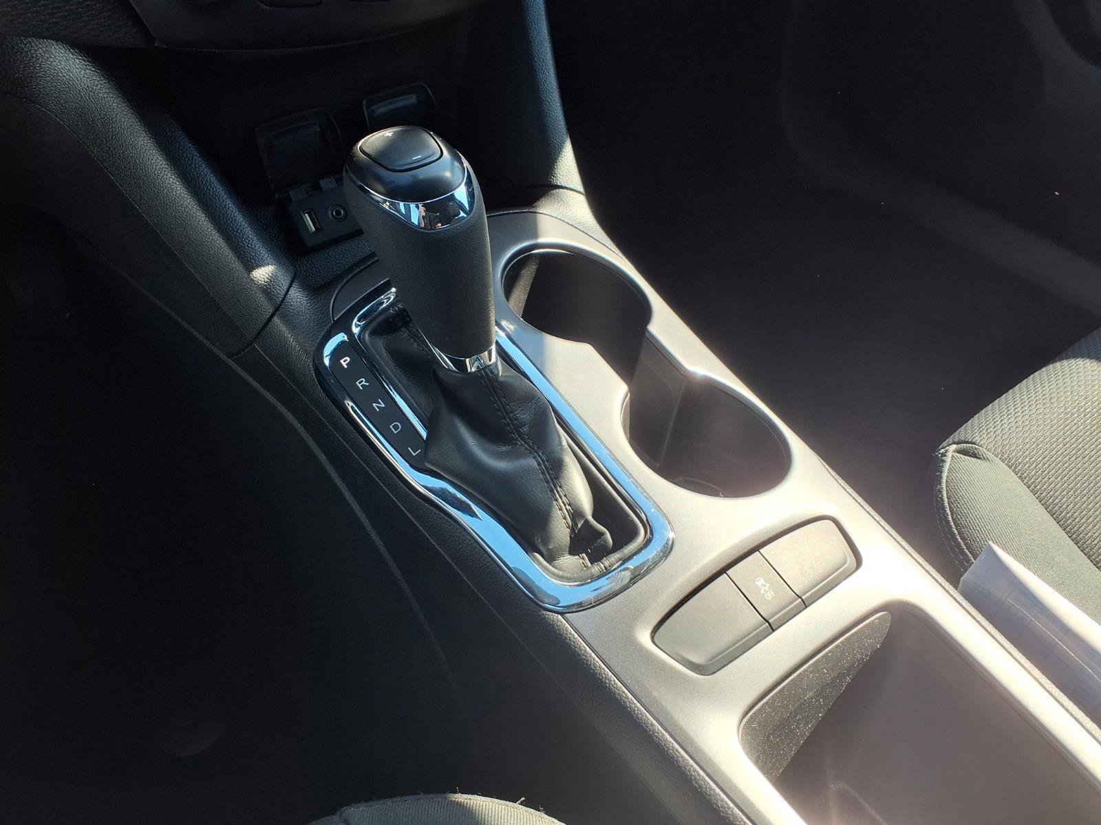 Used 2018 Chevrolet Cruze LT w/ Convenience Package FWD image 13