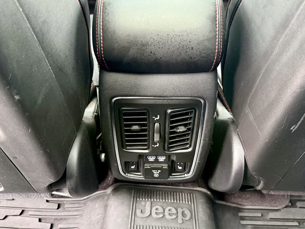 Used 2018 Jeep Grand Cherokee Trailhawk w/ Trailhawk Luxury Group image 35