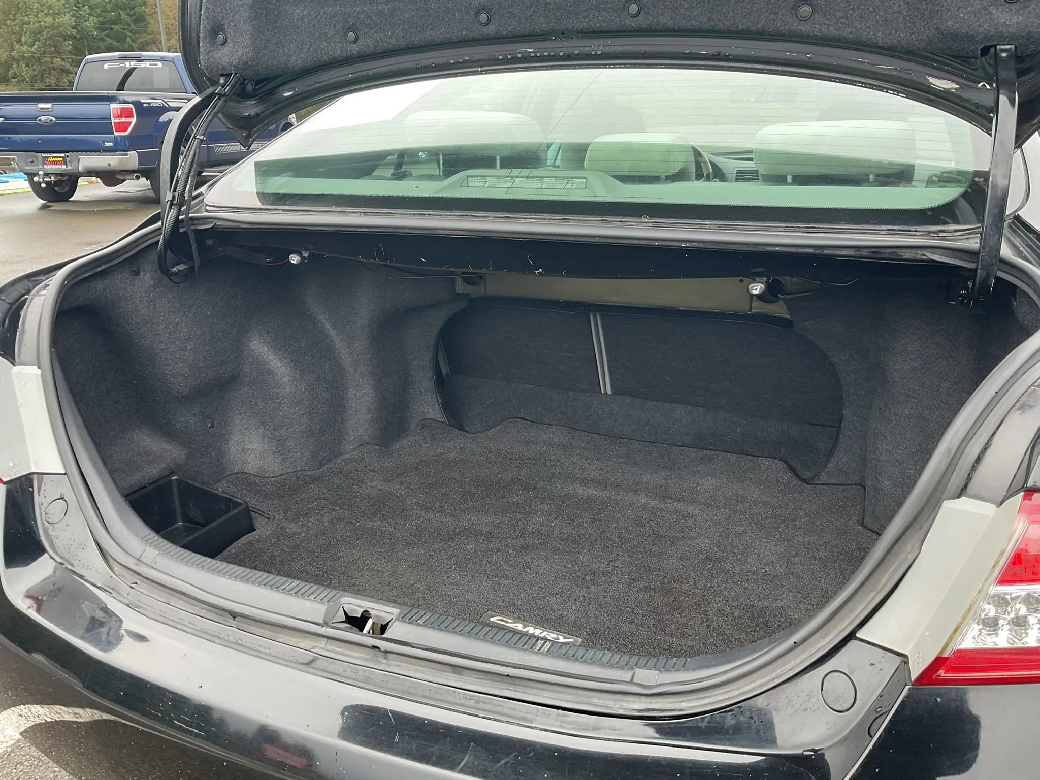 Used 2011 Toyota Camry LE image 12