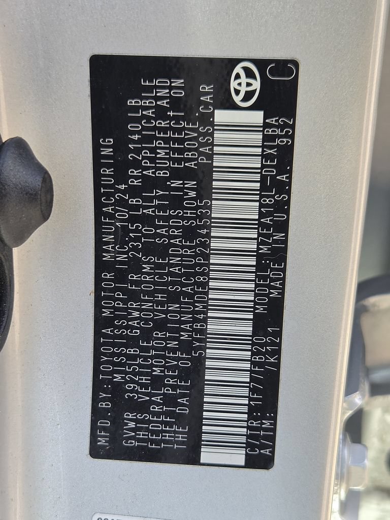 Used 2025 Toyota Corolla LE FWD image 30