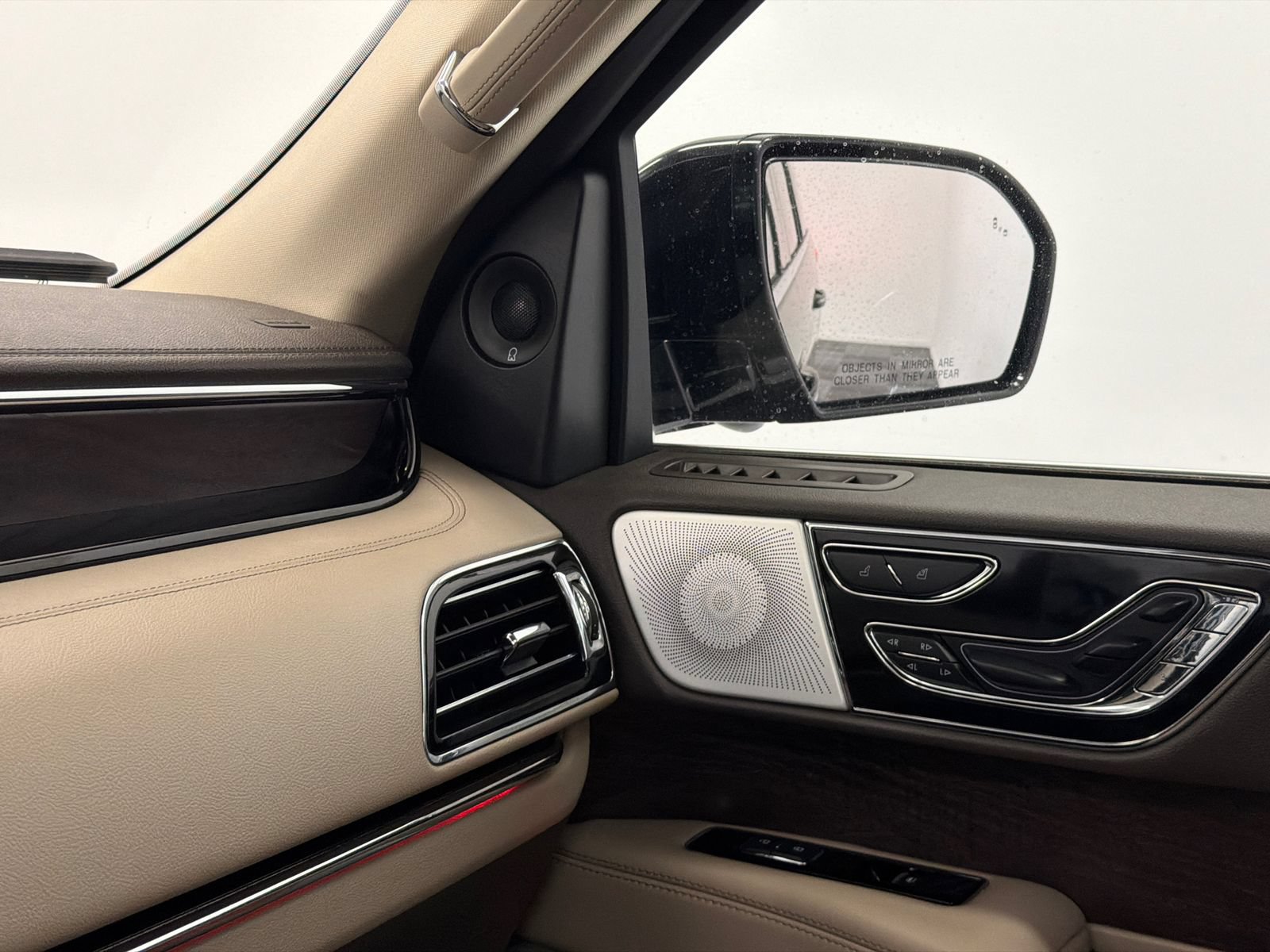 Certified 2024 Lincoln Navigator L Reserve AWD/4WD image 36