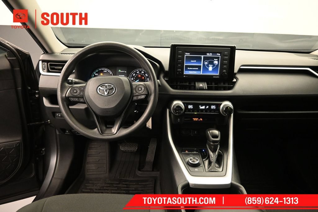 Used 2021 Toyota RAV4 LE AWD/4WD image 11