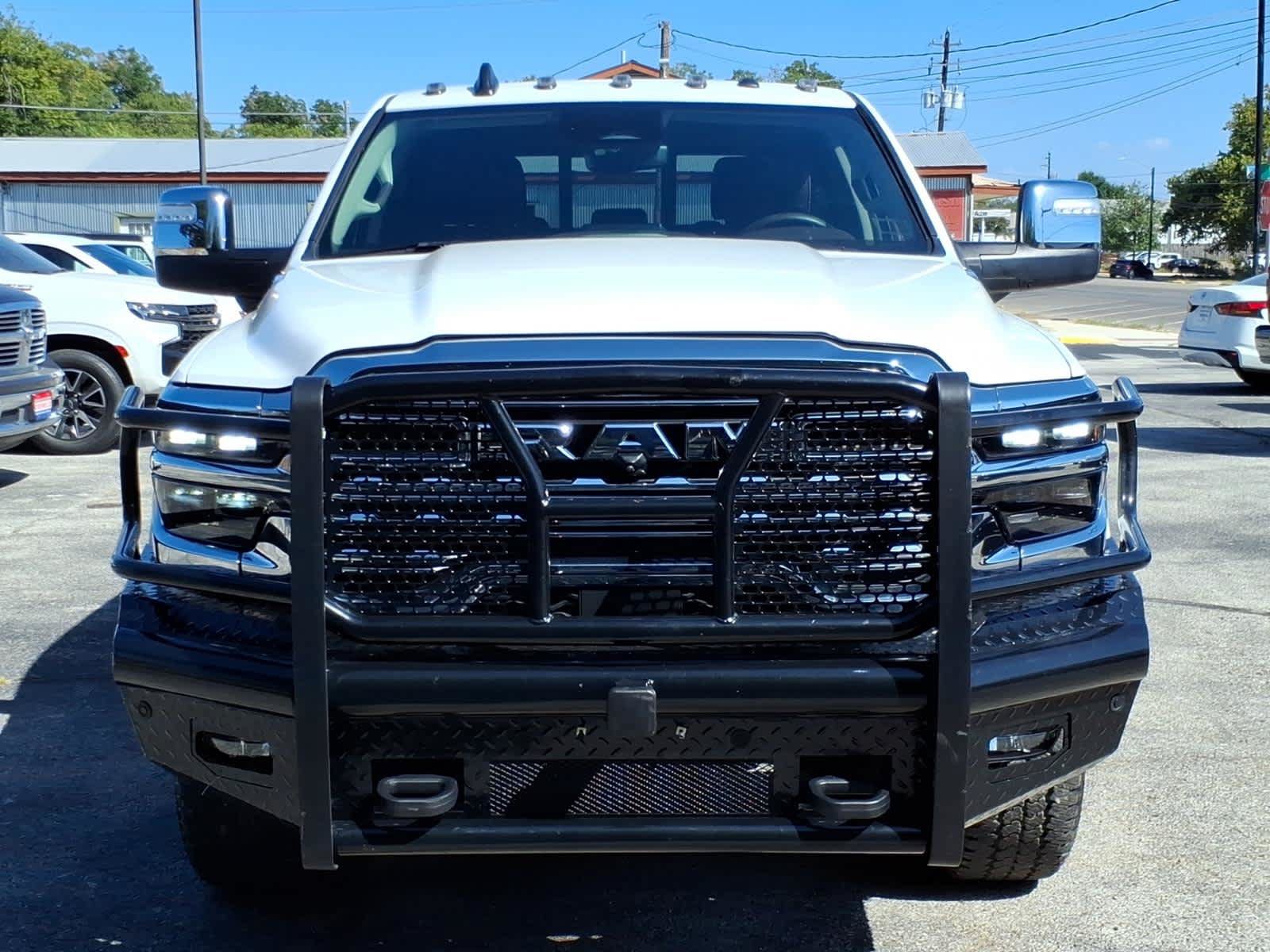 Used 2025 RAM 2500 Limited AWD/4WD image 17