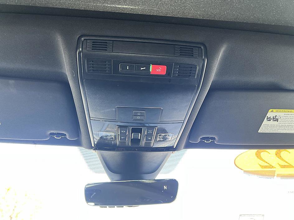 Used 2022 Volkswagen Tiguan SE R-Line image 28