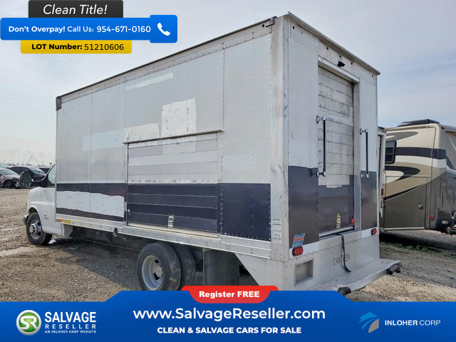 Used 2018 Chevrolet Express 4500 Extended w/ Power Convenience Package RWD image 3