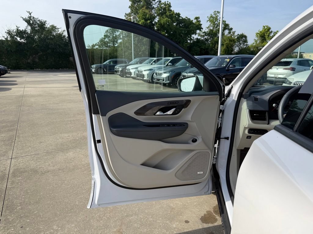 Used 2023 GMC Terrain Denali w/ LPO, Floor Liner Package AWD/4WD image 9