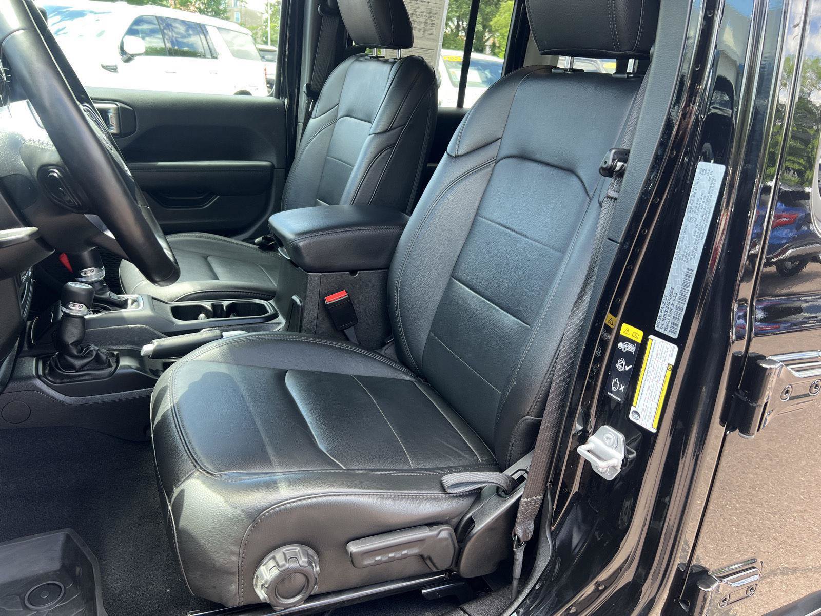 Used 2022 Jeep Wrangler Unlimited Sahara AWD/4WD image 10