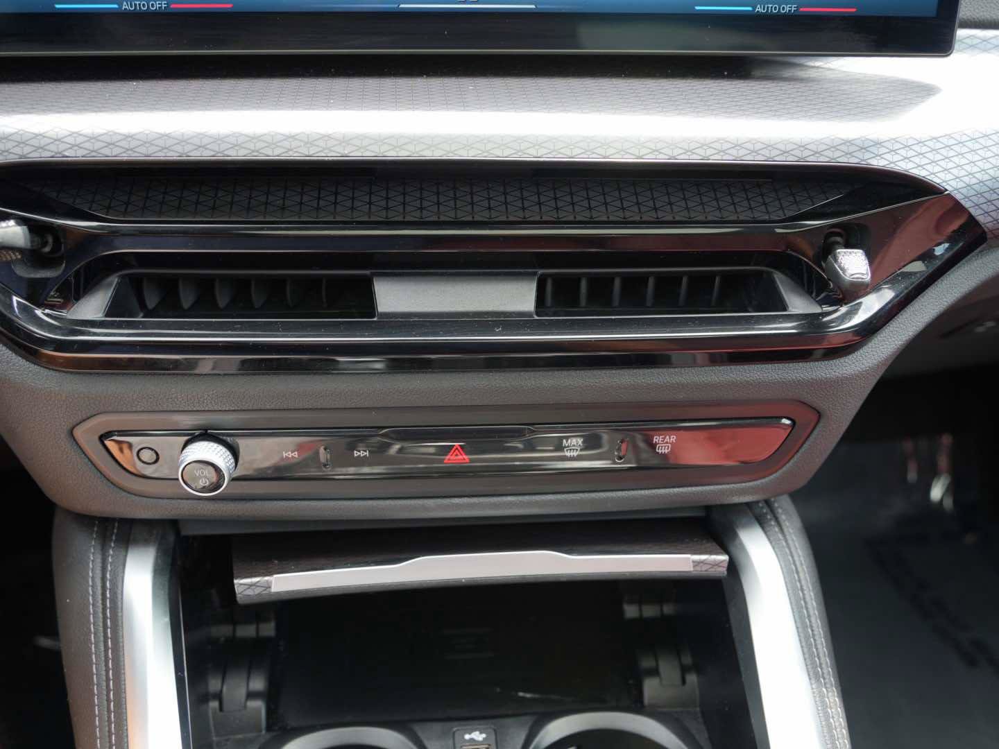 Used 2025 BMW M440i RWD image 21