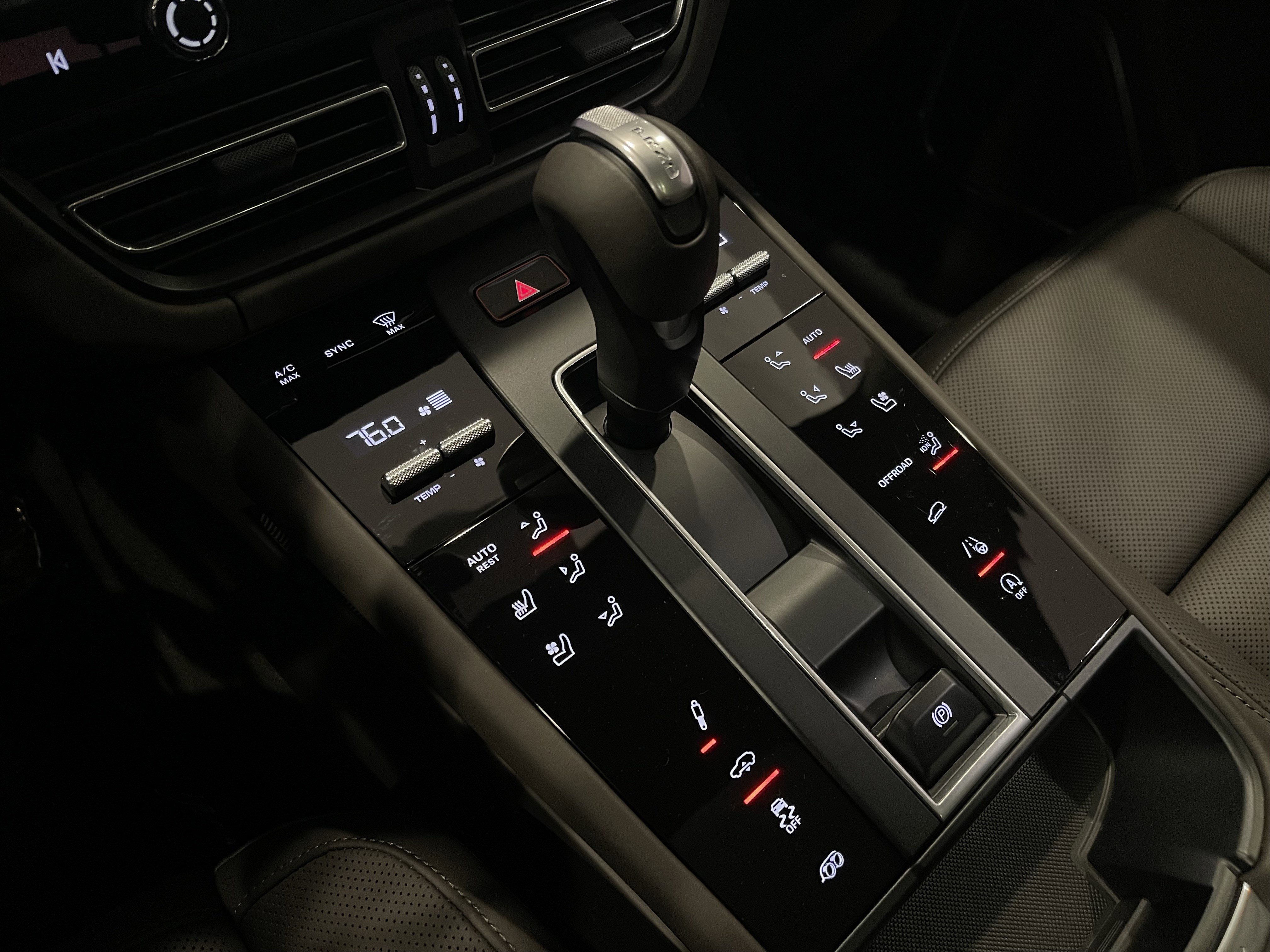 Used 2025 Porsche Macan GTS image 18