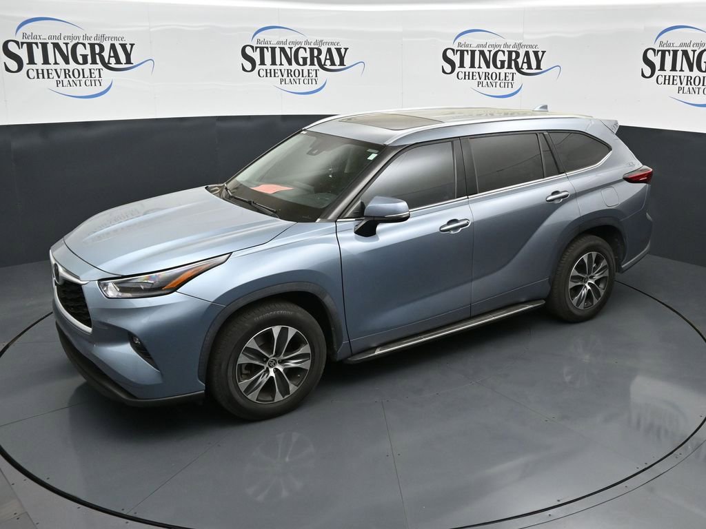 Used 2021 Toyota Highlander XLE image 11