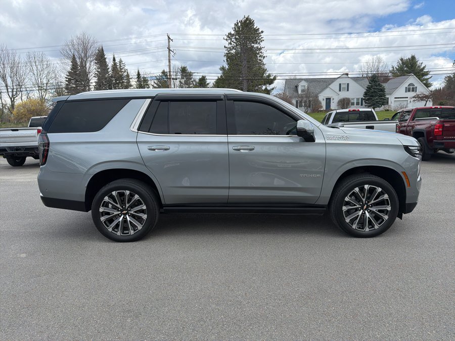 Used 2025 Chevrolet Tahoe High Country AWD/4WD image 4