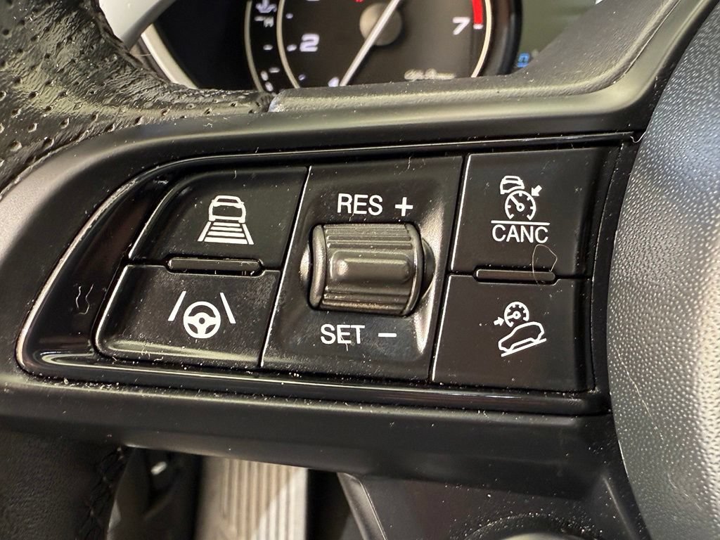 Used 2023 Alfa Romeo Stelvio Veloce AWD/4WD image 39