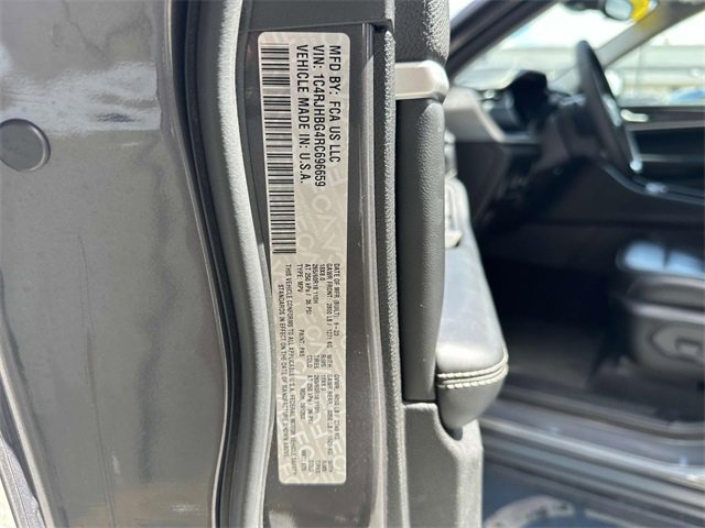 Used 2024 Jeep Grand Cherokee Limited image 44