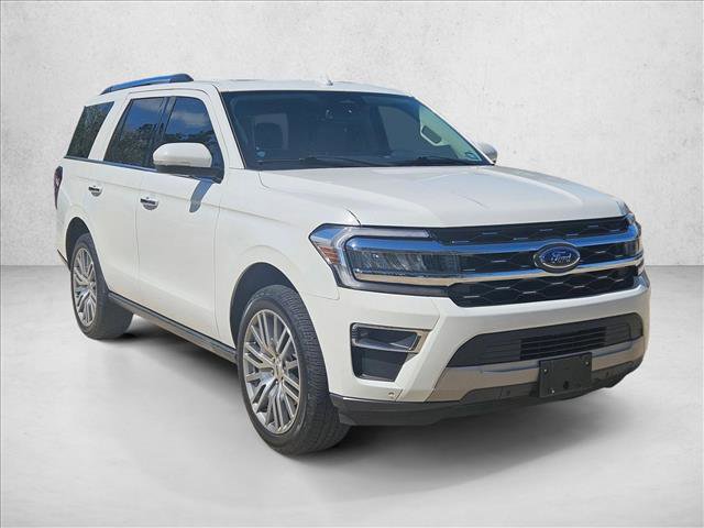 Used 2022 Ford Expedition Limited image 3