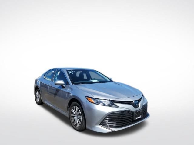 Used 2018 Toyota Camry LE FWD image 2