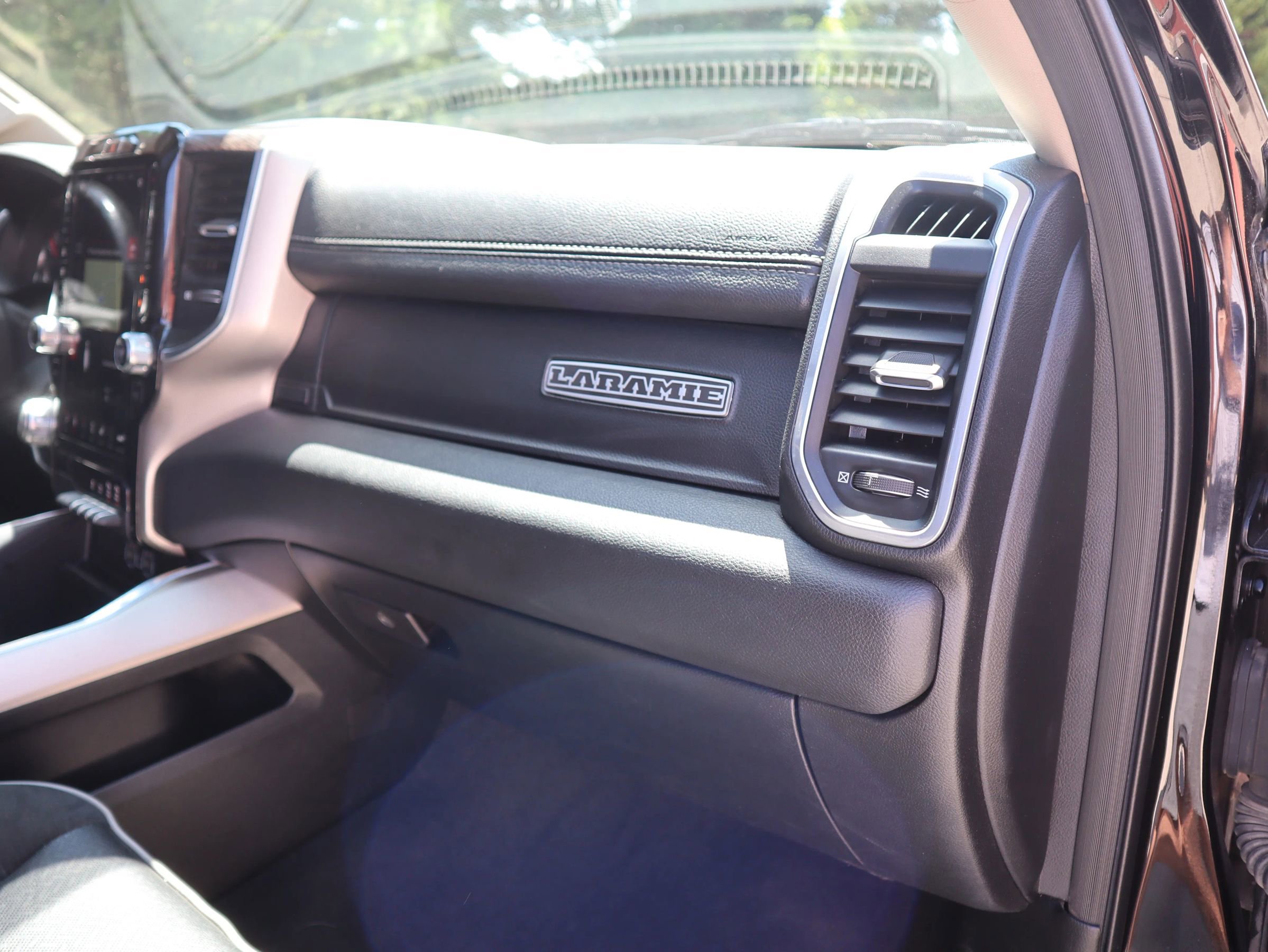 Used 2020 RAM 1500 Laramie image 35