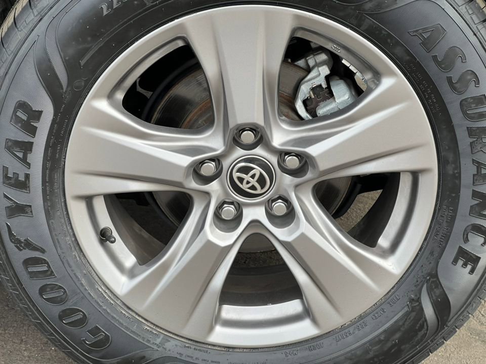 Used 2024 Toyota RAV4 XLE image 5