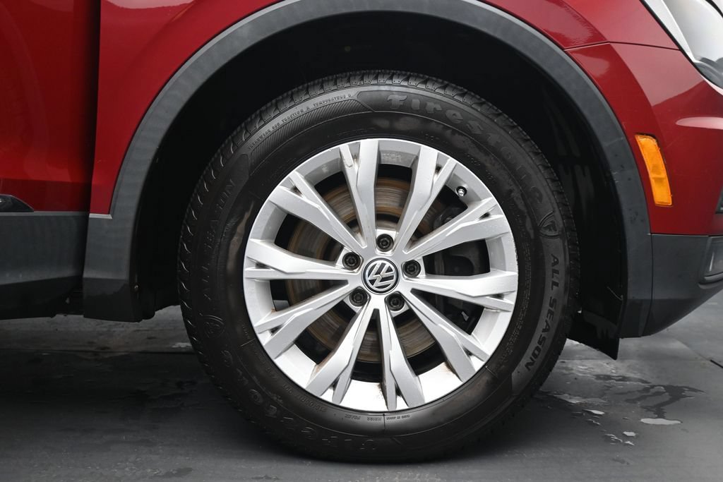 Used 2018 Volkswagen Tiguan SE AWD/4WD image 11