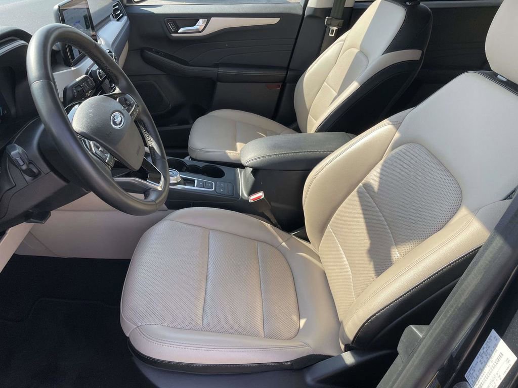 Used 2022 Ford Escape SEL w/ Technology Package image 13