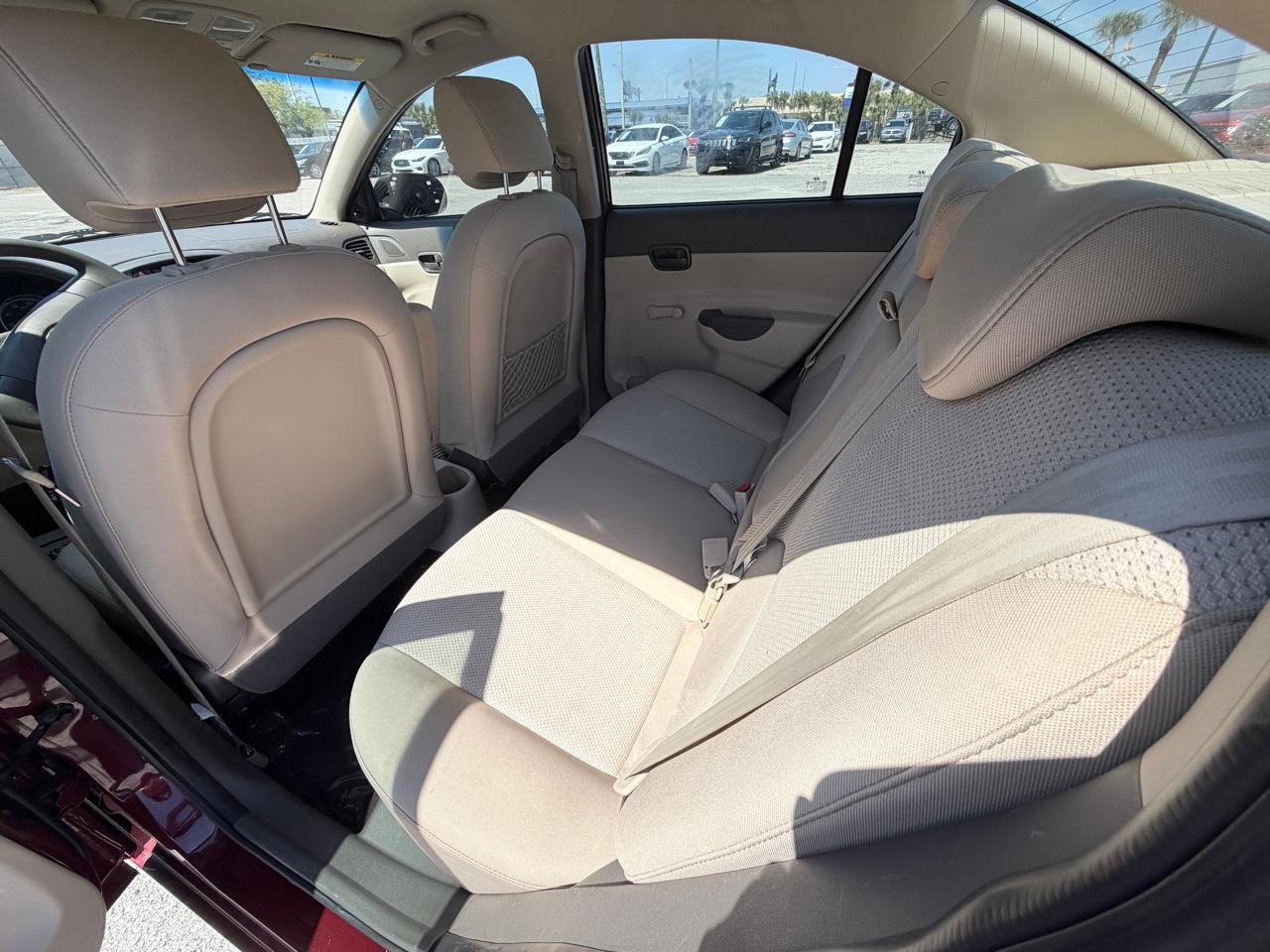 Used 2011 Hyundai Accent GLS image 9