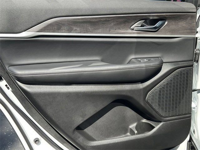 New 2025 Jeep Grand Cherokee L Limited image 34