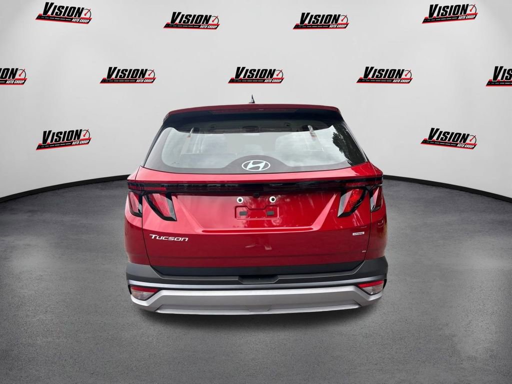 Used 2025 Hyundai Tucson SE image 6