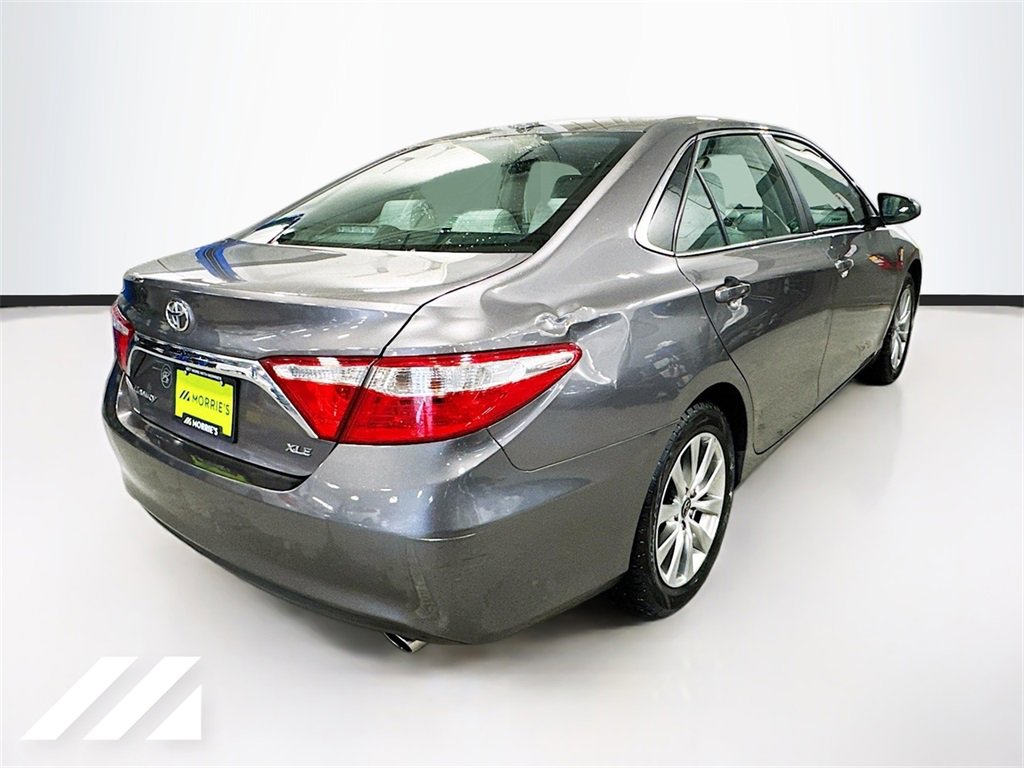 Used 2017 Toyota Camry XLE image 5