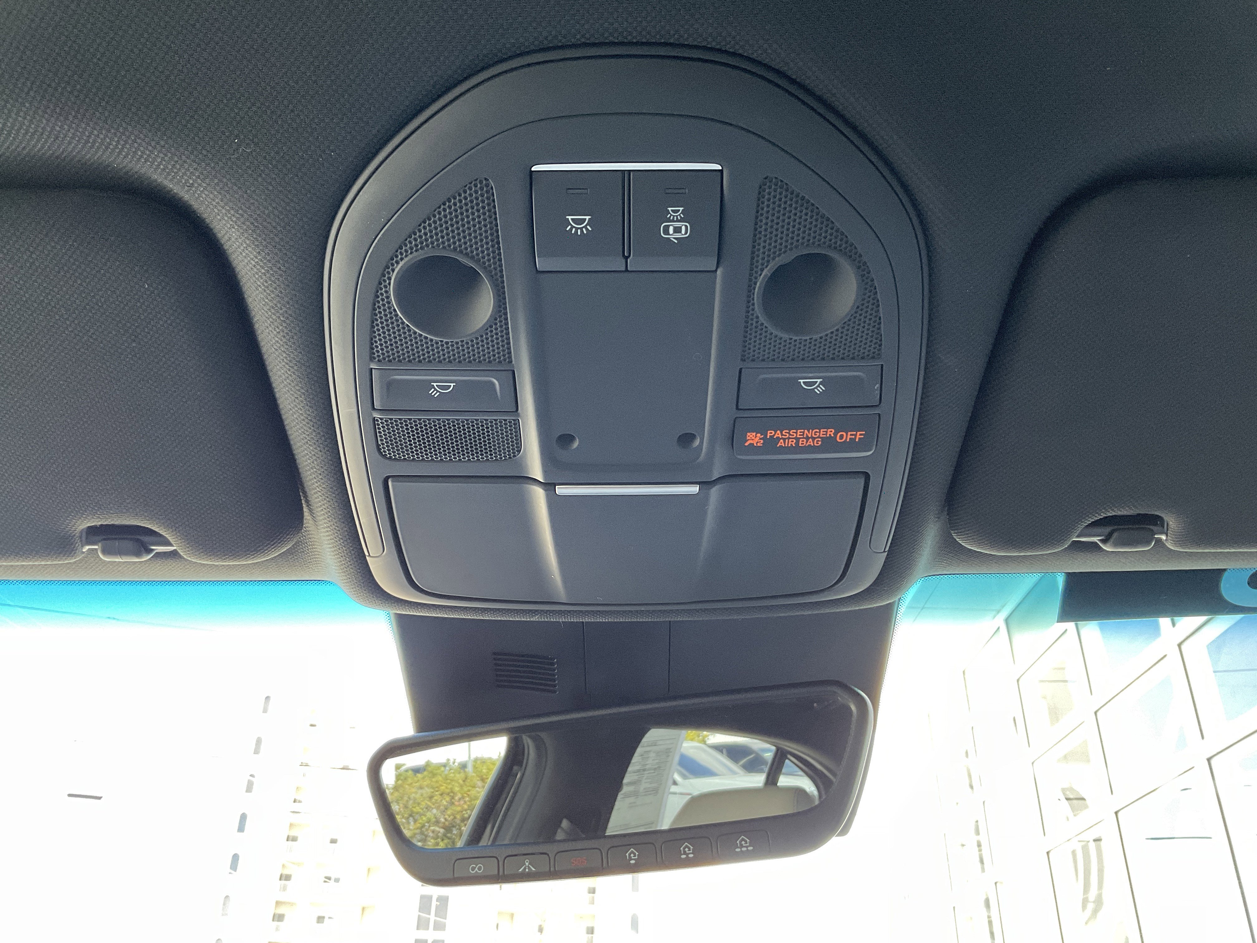 Used 2023 Genesis G70 2.0T image 19