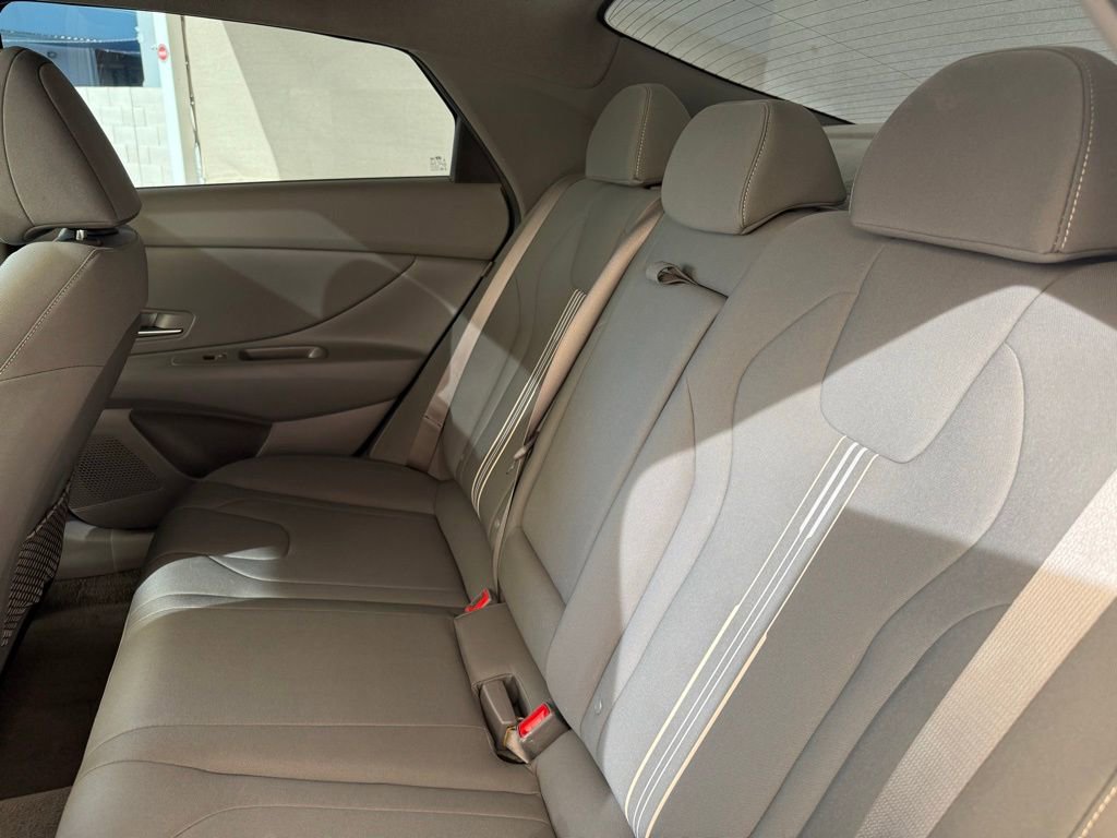 Used 2024 Hyundai Elantra SEL w/ Convenience Package FWD image 22