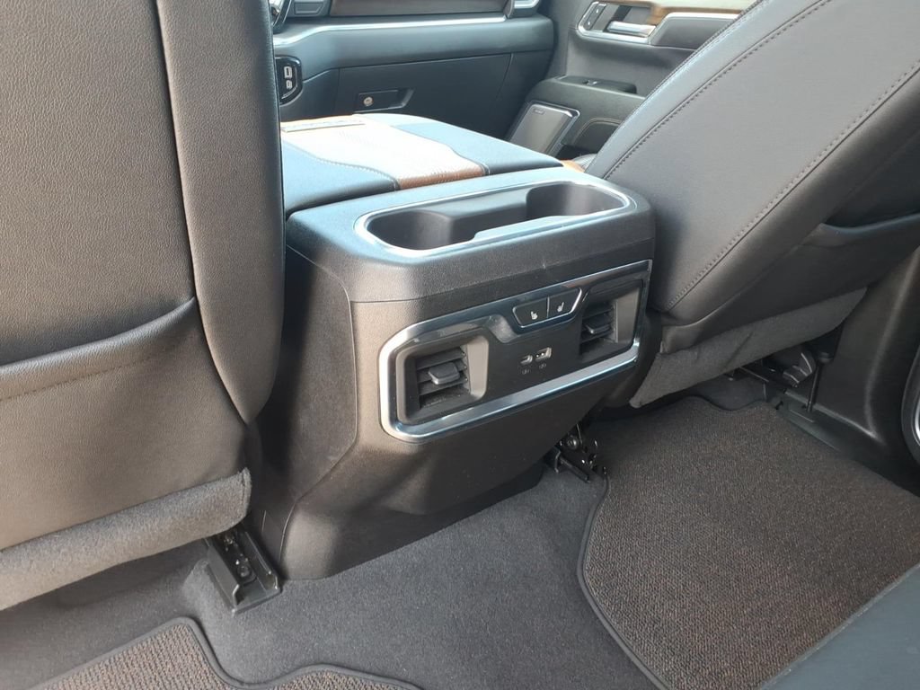 Used 2024 Chevrolet Silverado 2500 High Country w/ High Country Premium Package AWD/4WD image 23