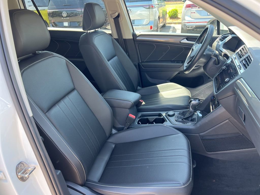 Used 2022 Volkswagen Tiguan SE AWD/4WD image 23