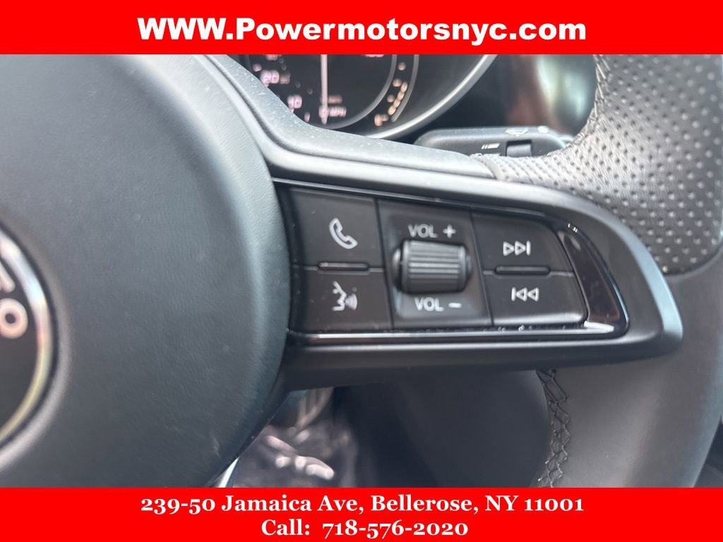 Used 2022 Alfa Romeo Giulia Ti image 42