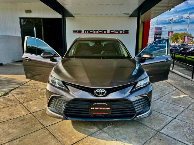 Used 2021 Toyota Camry LE w/ Cold Weather Package image 6