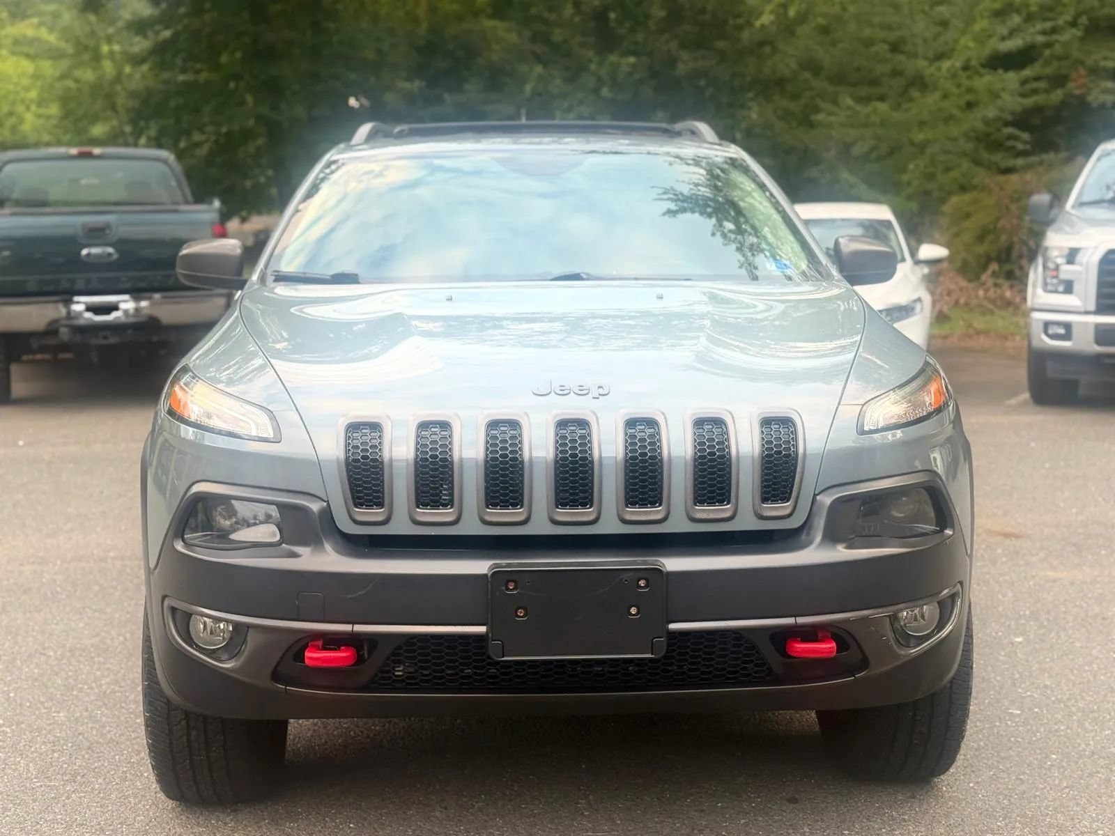 Used 2014 Jeep Cherokee Trailhawk w/ Comfort/Convenience Group AWD/4WD image 2