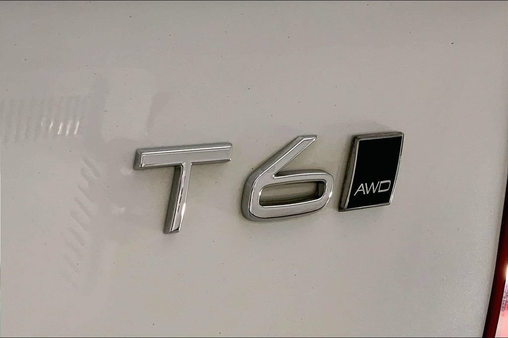 Used 2017 Volvo XC90 T6 Momentum w/ Vision Package AWD/4WD image 30