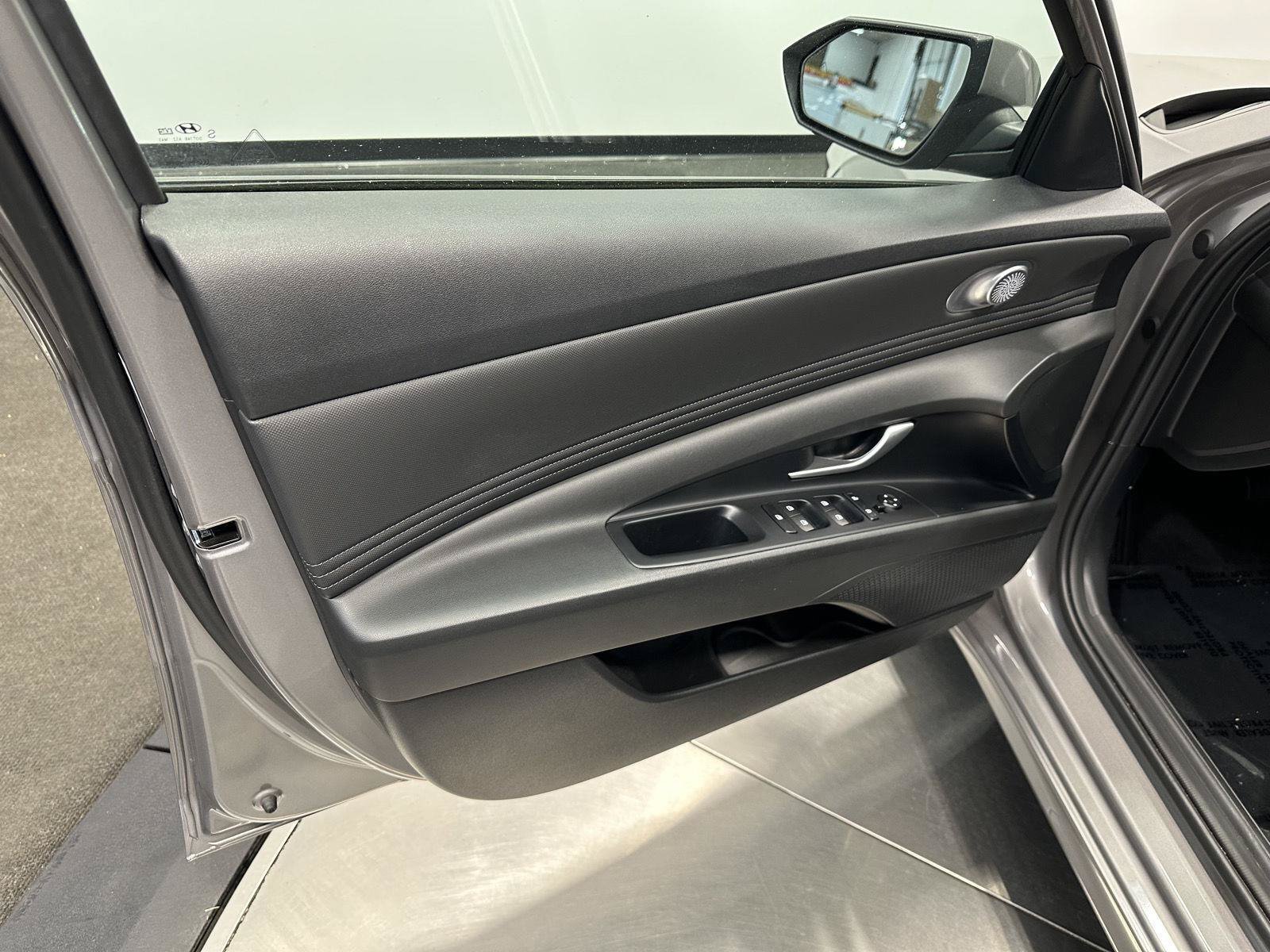 Certified 2023 Hyundai Elantra SEL w/ Convenience Package FWD image 13
