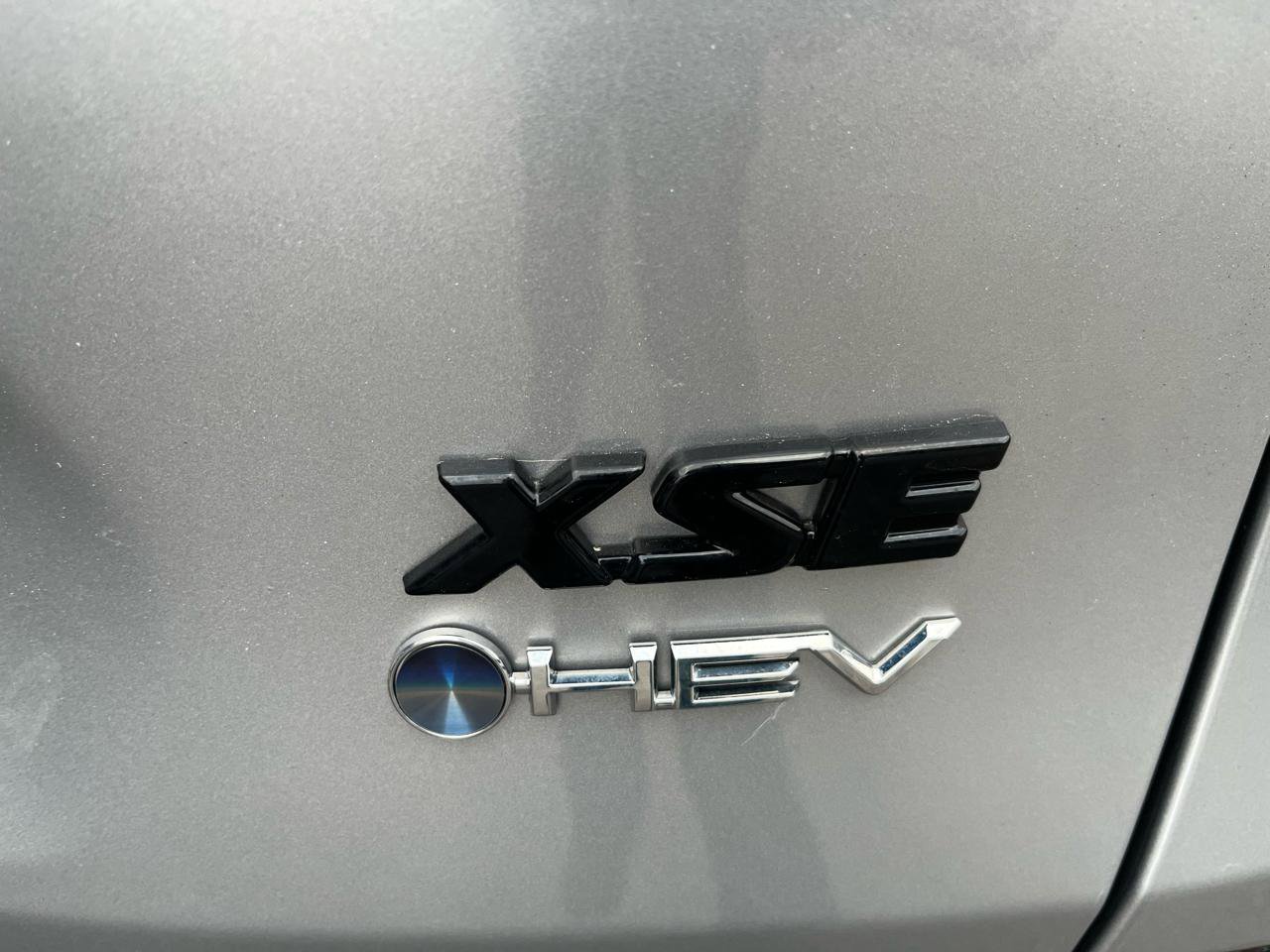 Used 2025 Toyota RAV4 XSE w/ Weather Package image 9