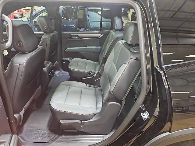 New 2026 GMC Acadia AT4 w/ Luxury Package image 22