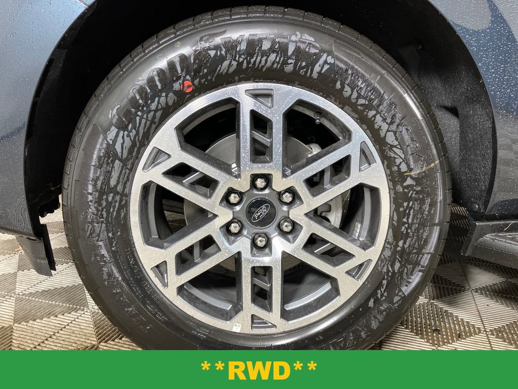 New 2025 Ford Expedition Active image 12