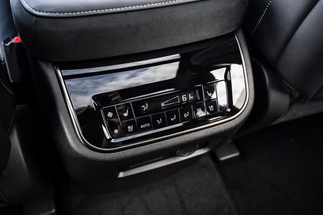 New 2026 INFINITI QX80 Autograph w/ Premium Cargo Package image 15