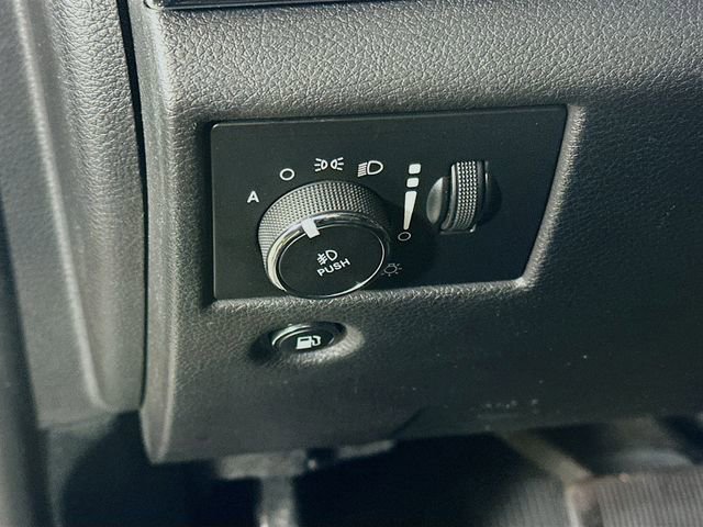 Used 2019 Jeep Grand Cherokee Limited AWD/4WD image 14