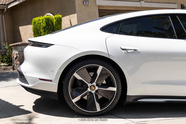 Used 2023 Porsche Taycan RWD image 10