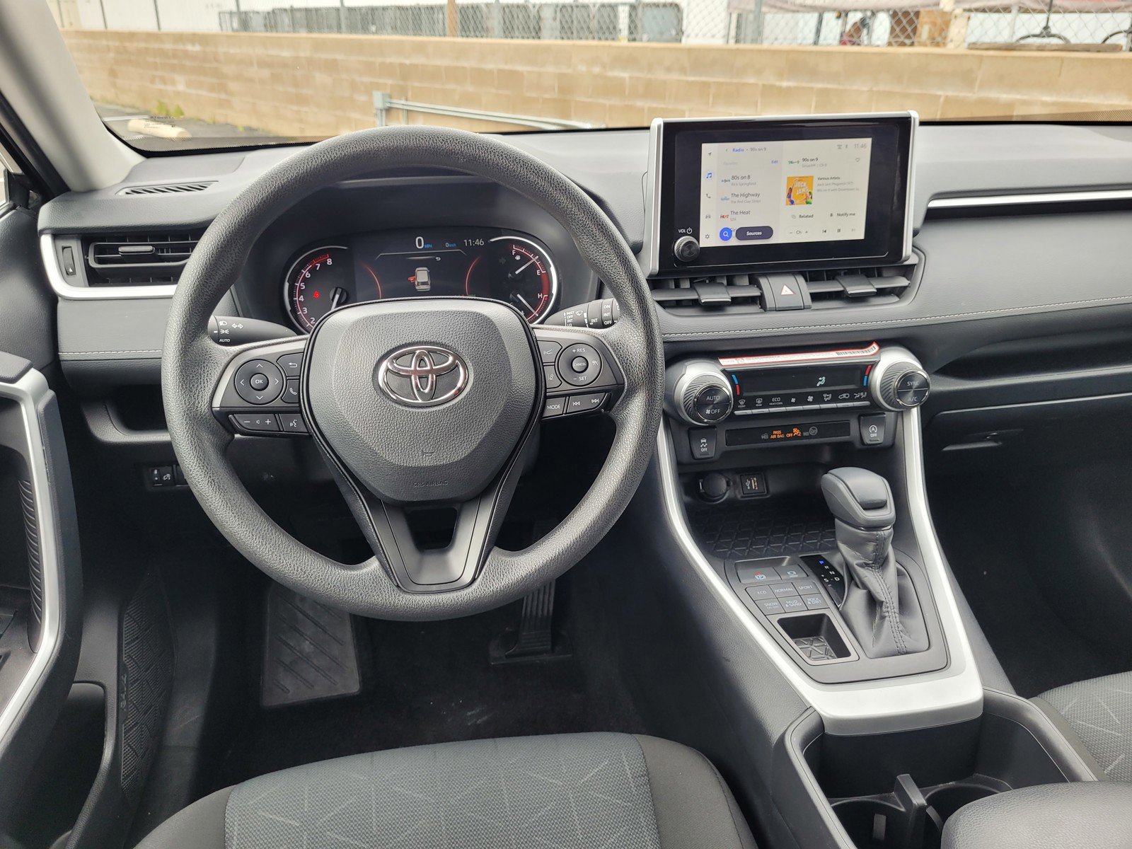 Used 2025 Toyota RAV4 XLE image 17