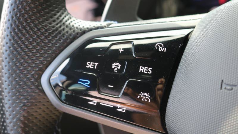 Used 2024 Volkswagen Golf R AWD/4WD image 9