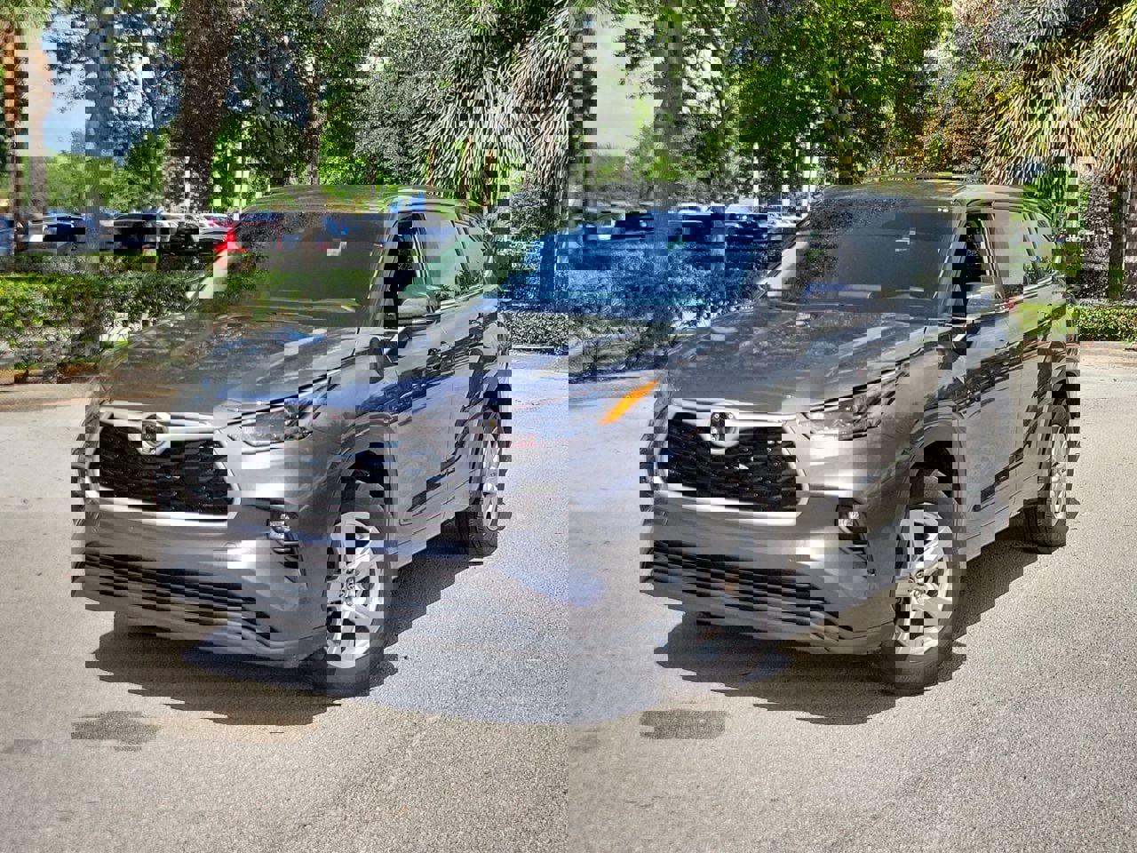 Used 2025 Toyota Highlander LE