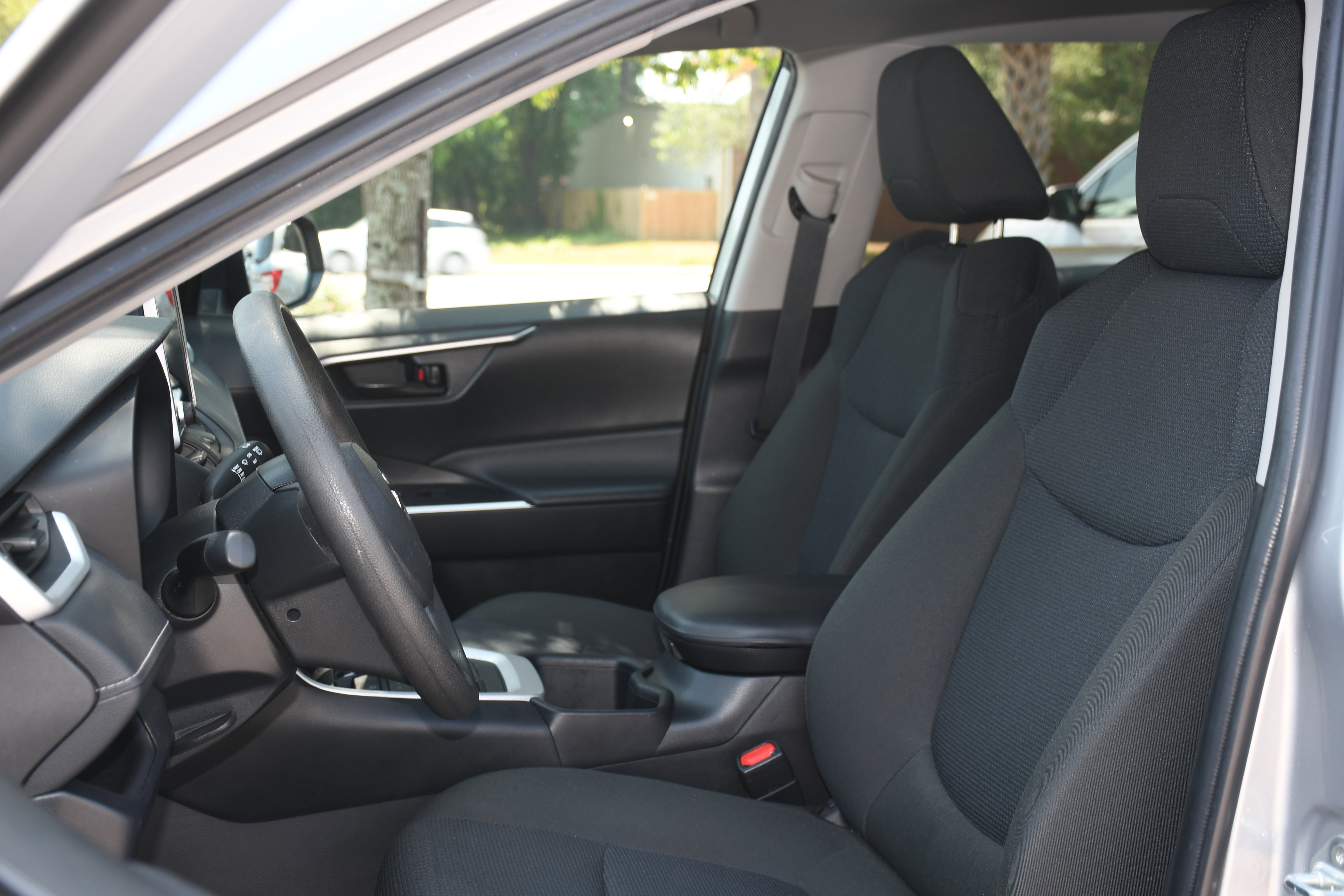Used 2023 Toyota RAV4 LE FWD image 11
