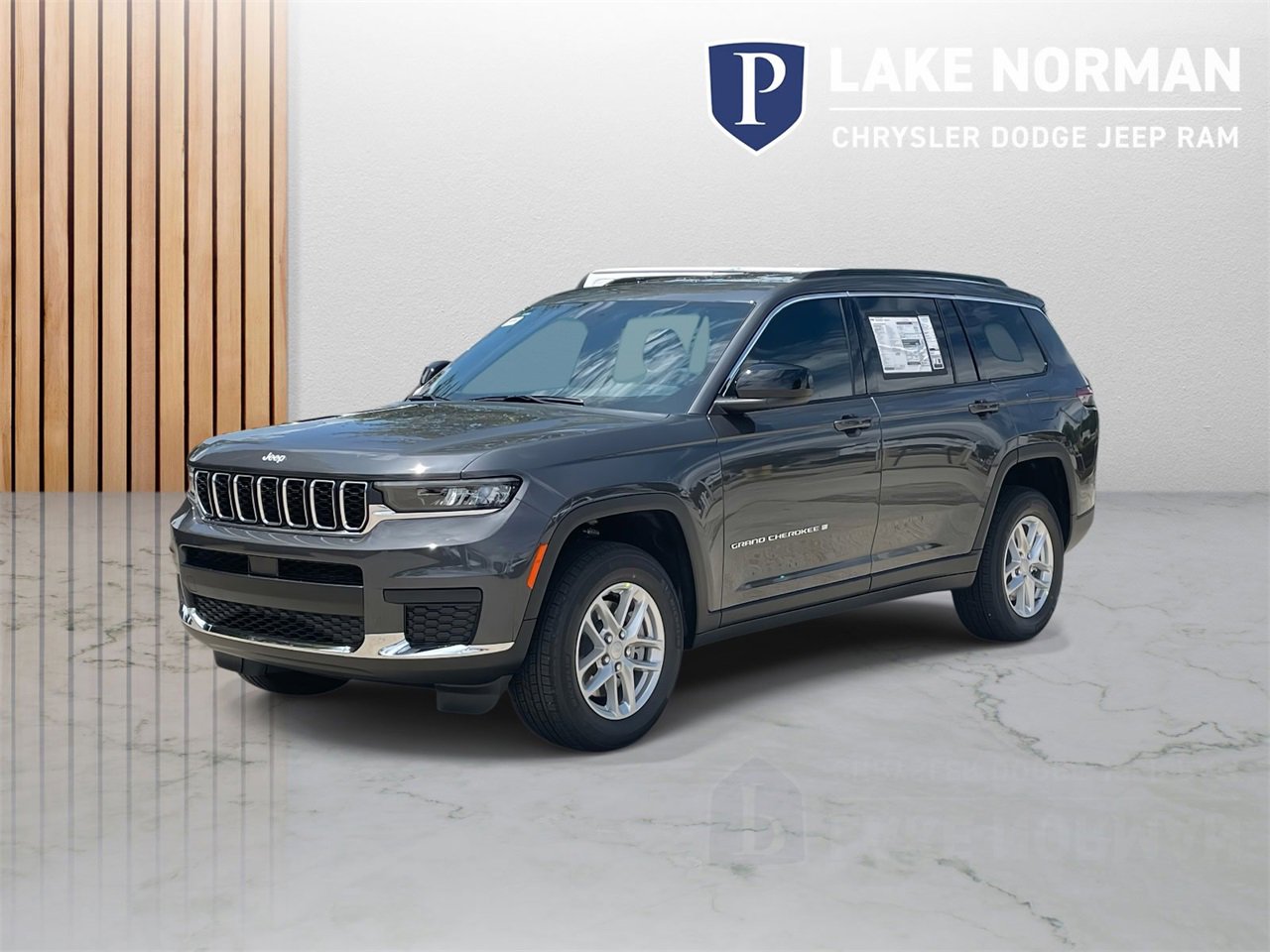 New 2025 Jeep Grand Cherokee L Laredo image 3