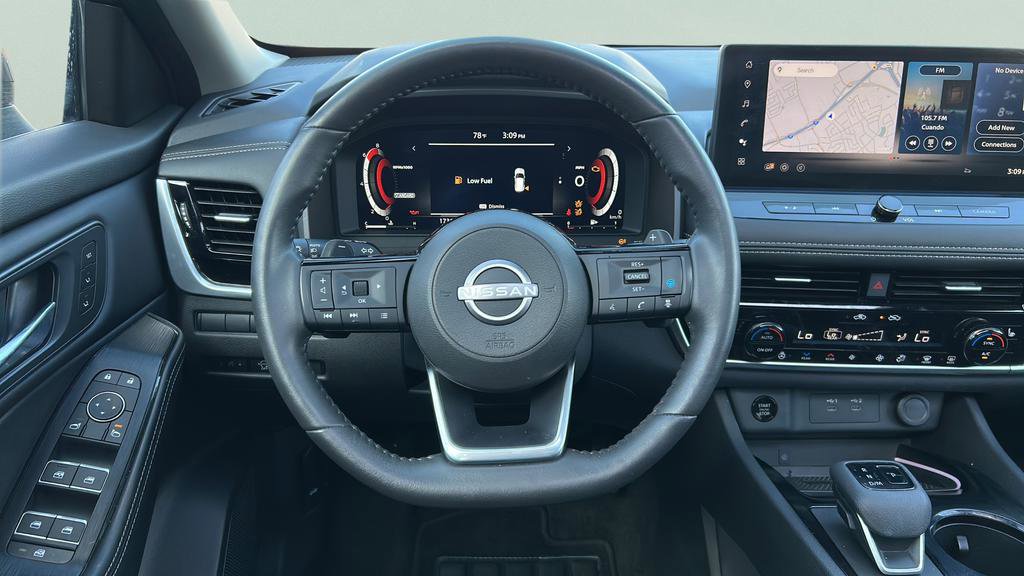 Used 2024 Nissan Rogue SL w/ SL Premium Package image 16