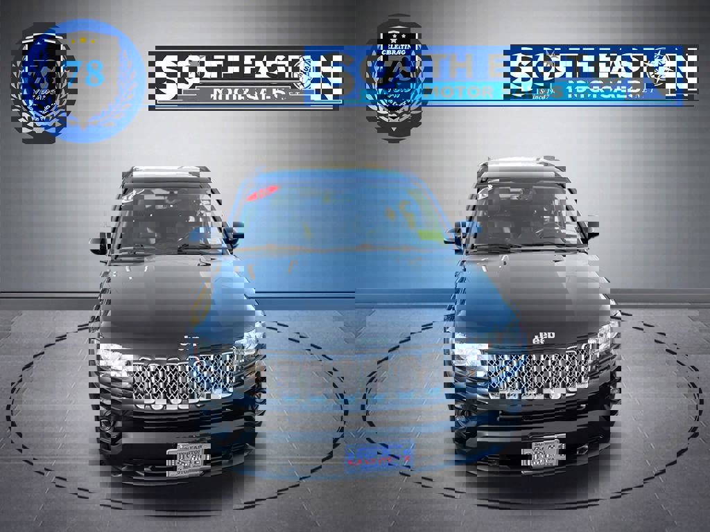 Used 2016 Jeep Compass Latitude image 3